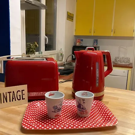 Holiday home Carre Vintage, Annees 50 Avec Jardin Proche Laon